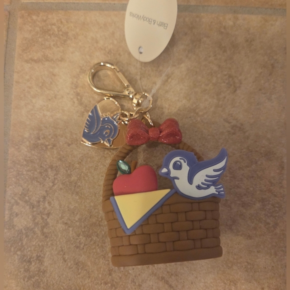 Bath & Body Works DISNEY PRINCESS Snow White Well Candle Holder Pocketbac Holder - Picture 13 of 16